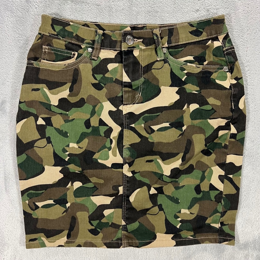 VENUS Camouflage Denim Mini Skirt Womens 4 Green Camo Excellent SP 21 Y32019 Fit